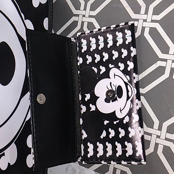 Pretty backpack set🤍🖤🎒 - Picture 7 of 15